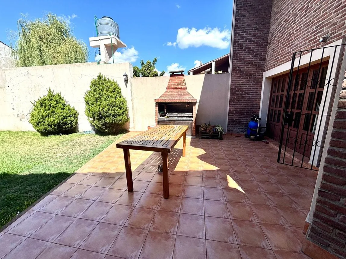 Casa en venta en Ramos Mejía, foto 2