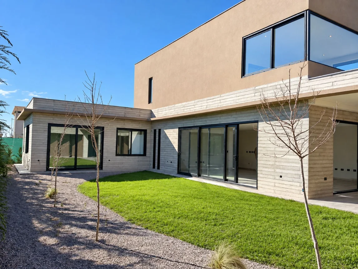 Casa de 3 ambientes en venta en Luján de Cuyo, Guardia Vieja 1000, foto 2
