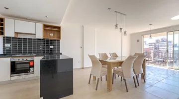 VENTA DEPTO 3 DORMITORIOS CON COCHERA Y AMENITIES