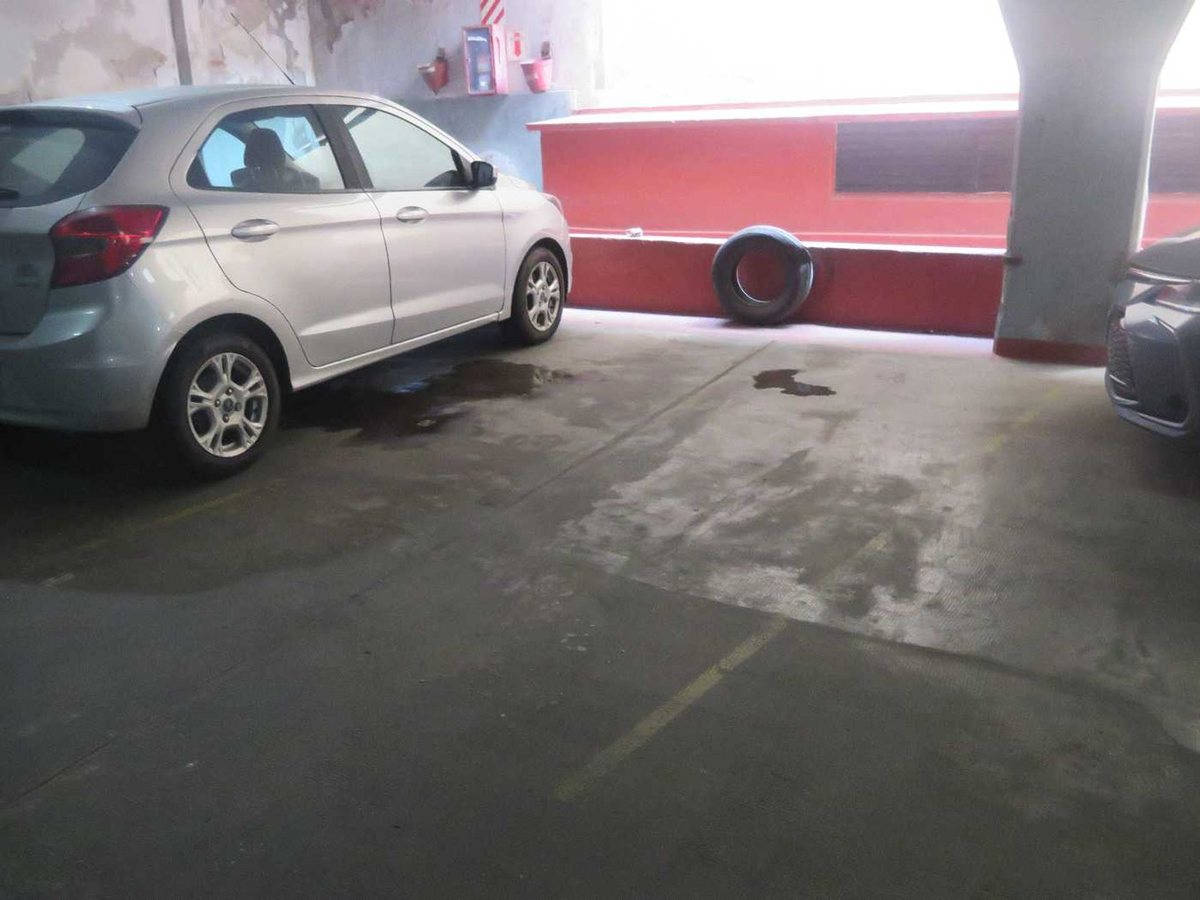 Cochera en Beruti 3400