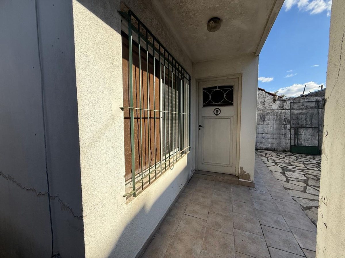 Foto 5 — VENTA CASA 3 AMBIENTES EN BERNAL OESTE