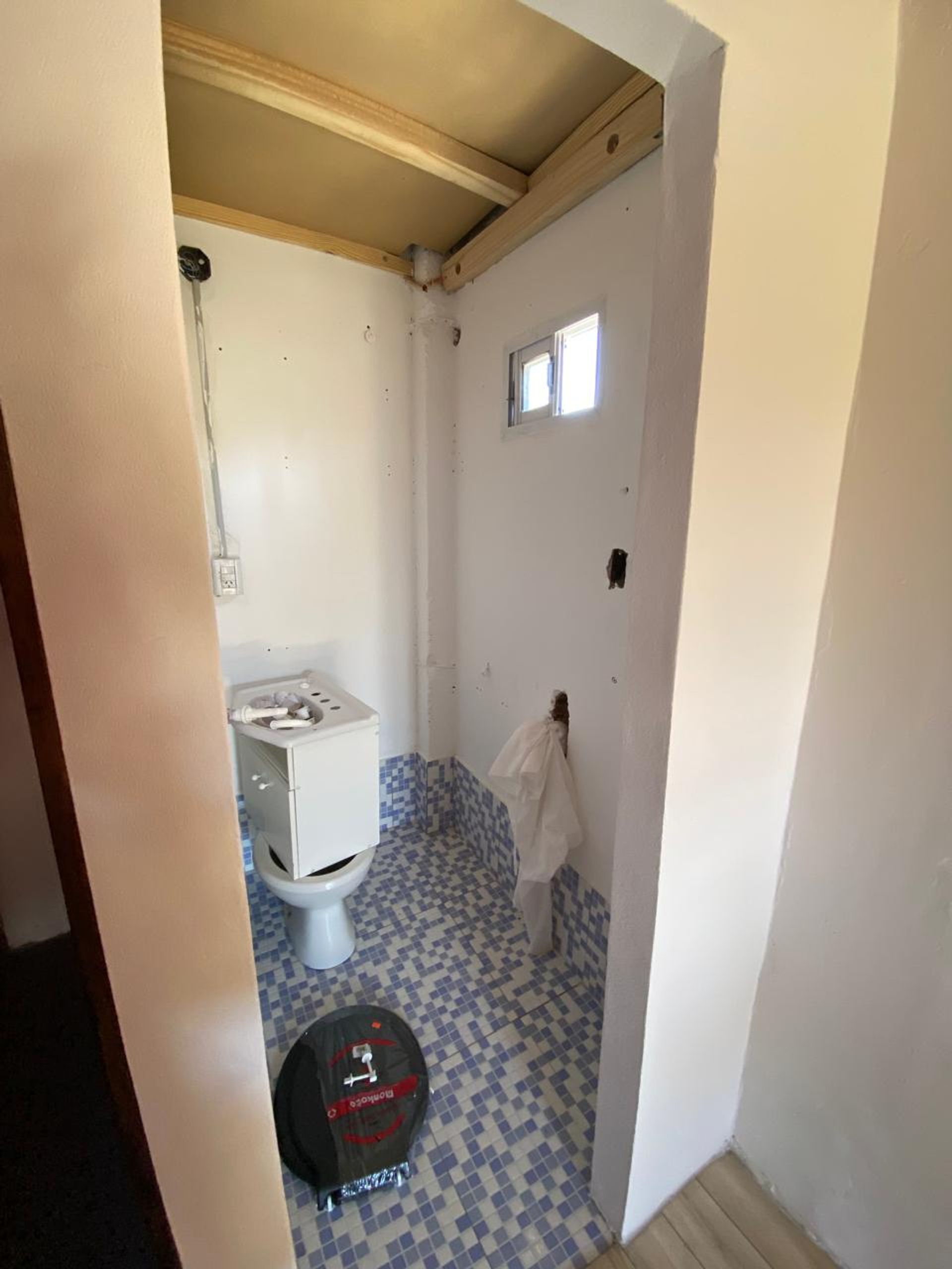 Foto 5 — VENTA CASA C/ PATIO + TALLER + 2 LOCALES + COCHERA