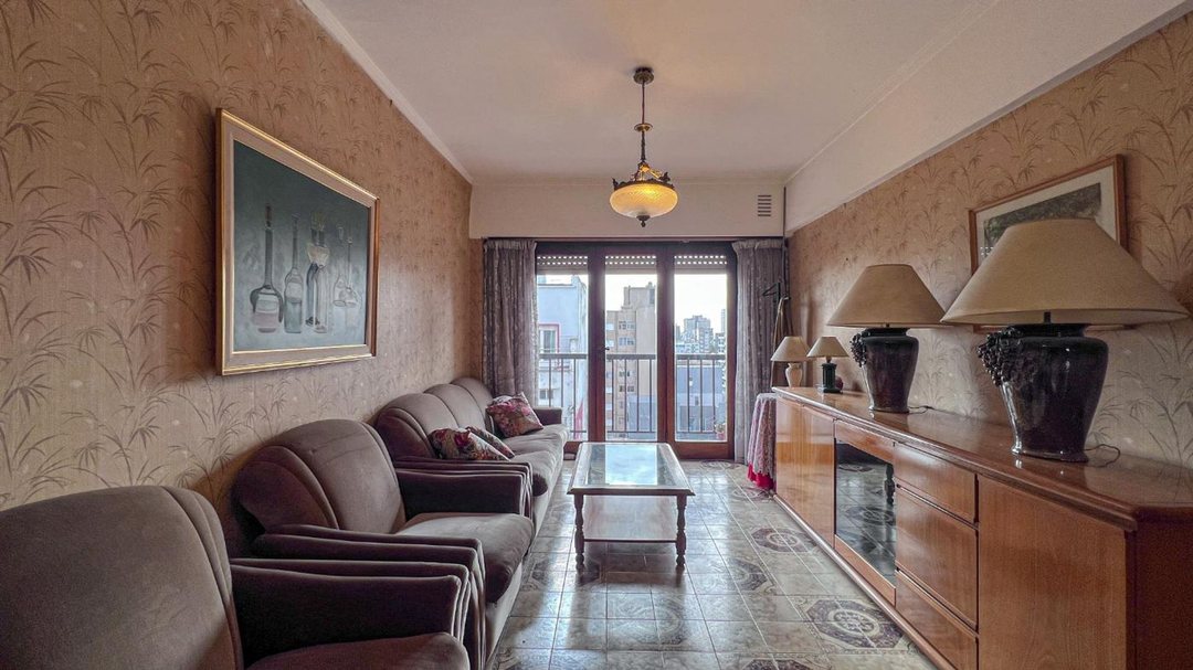VENTA - Departamento 2 ambientes centro con balcón