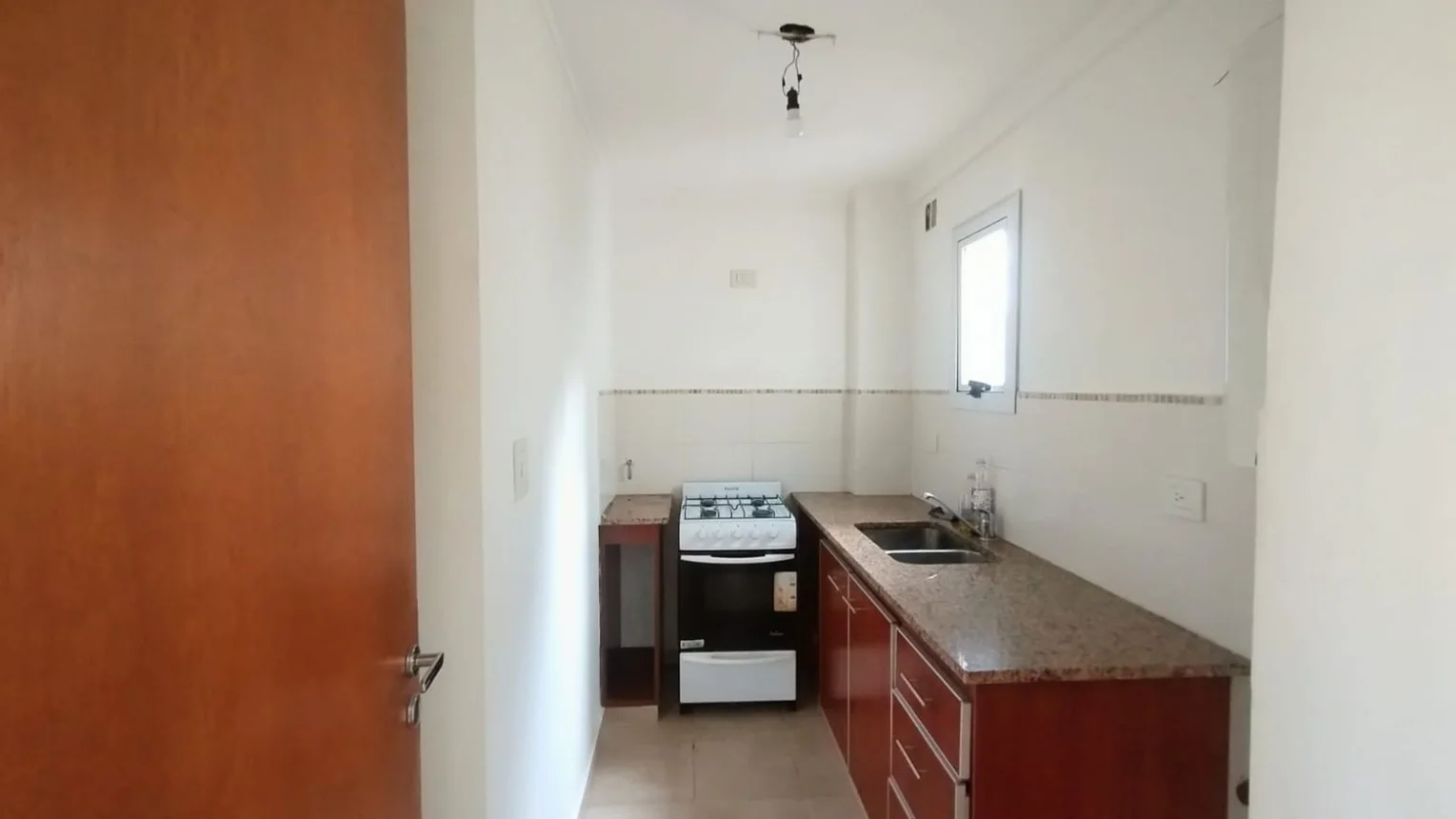 Departamento en alquiler en La Plata, foto 2