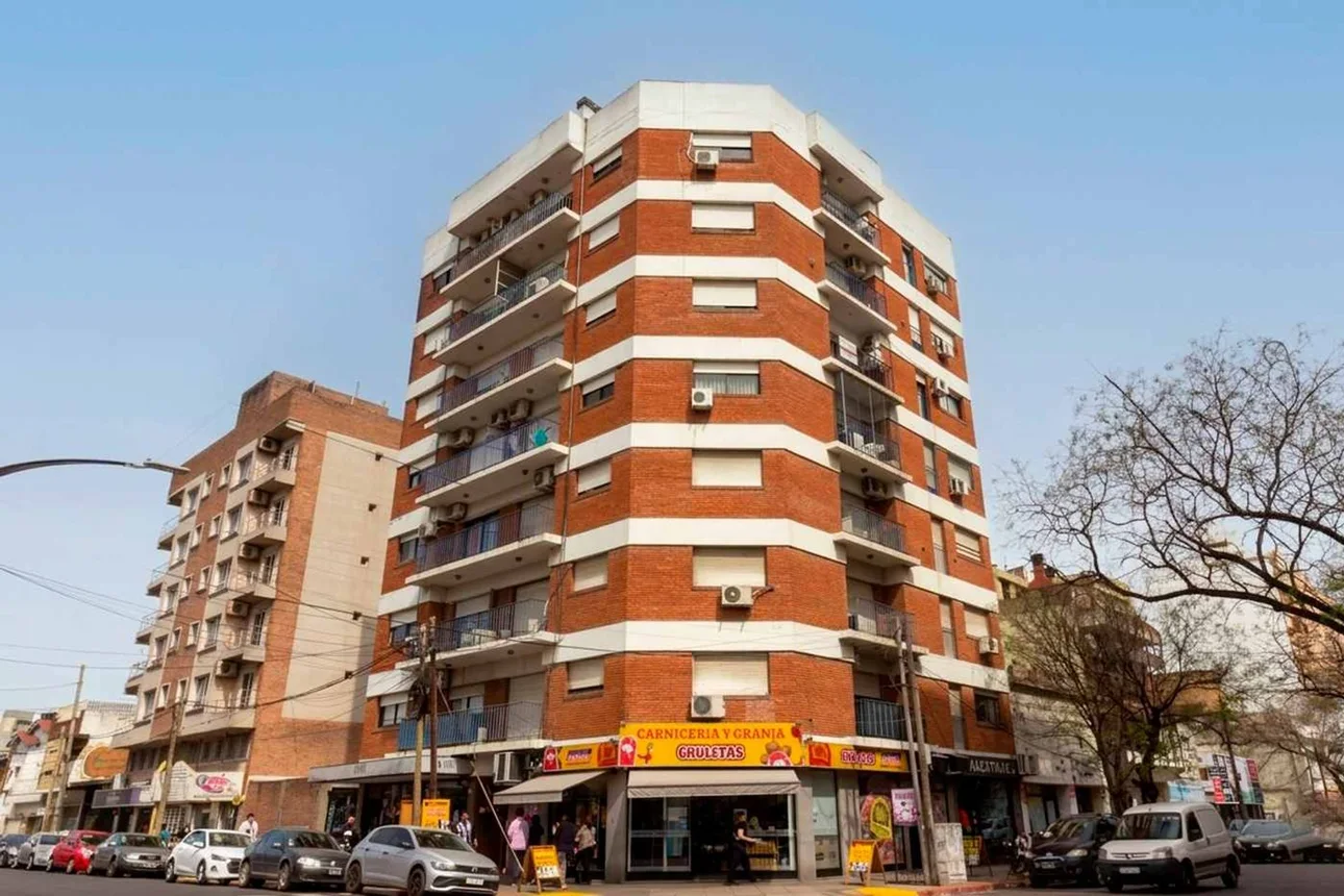 Departamento de 3 ambientes en venta en Morón, Belgrano 400