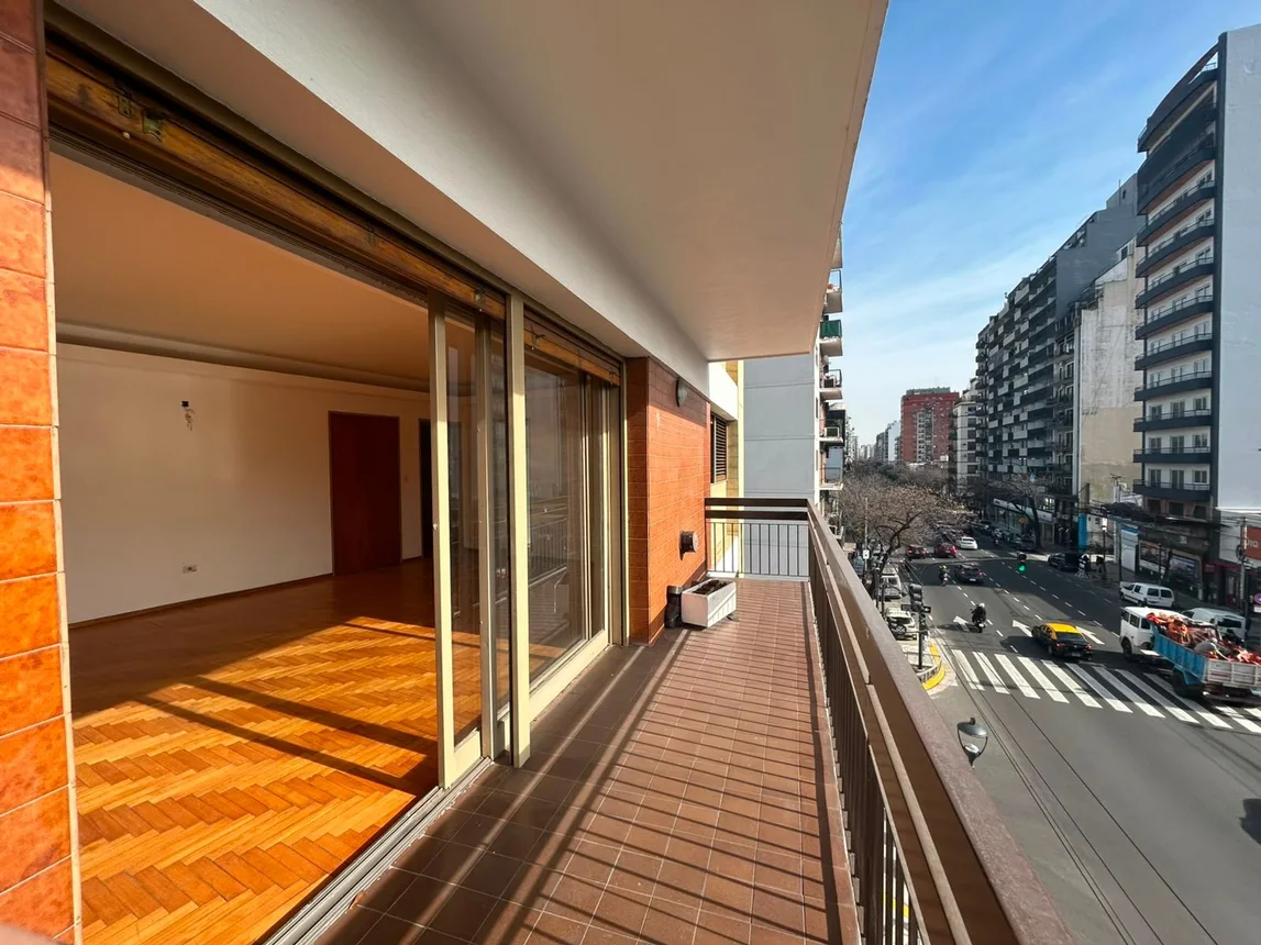 Departamento de 6 ambientes en venta en San Cristóbal, Avenida Independencia 3300, foto 2