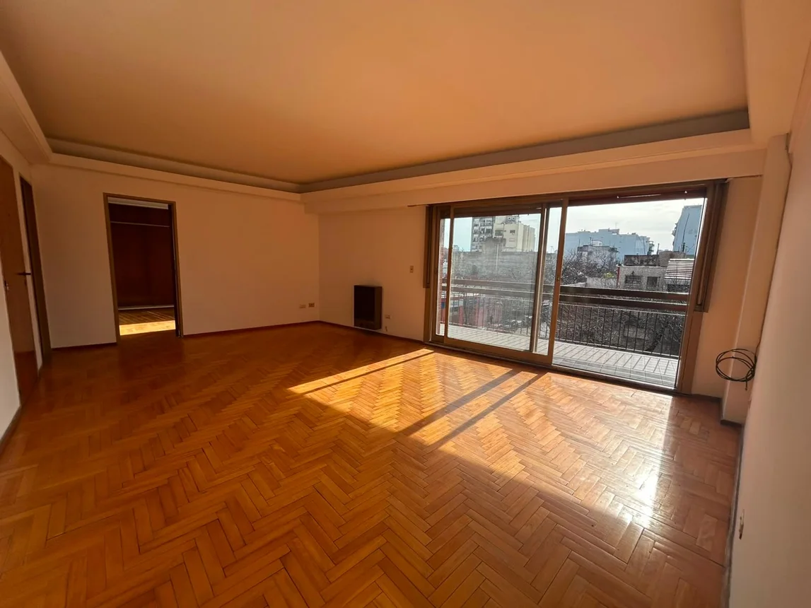 Departamento de 6 ambientes en venta en San Cristóbal, Avenida Independencia 3300