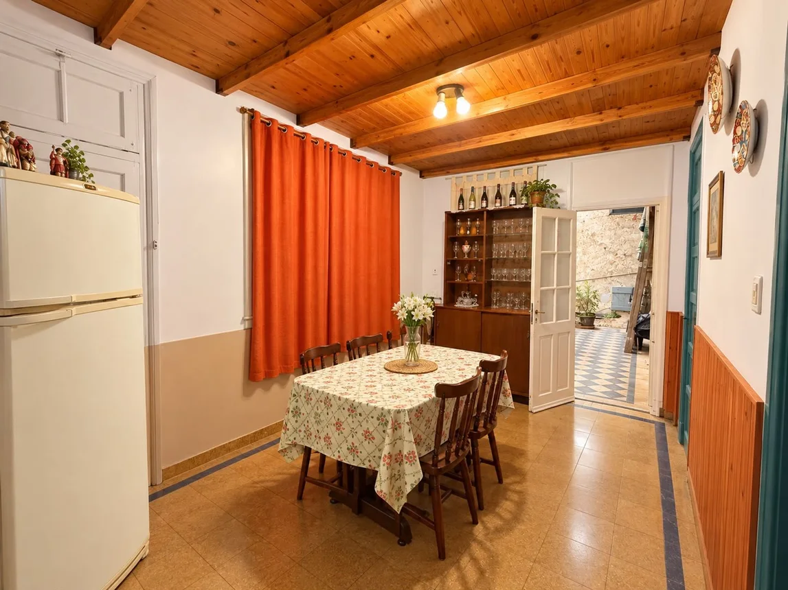 Casa de 4 ambientes en venta en Sarandí, Cucha Cucha 0, foto 2