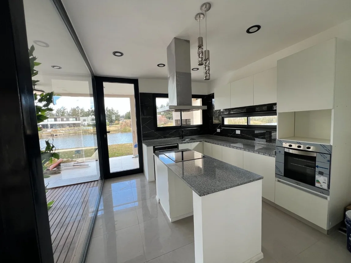 Casa en venta en Belén de Escobar, foto 2