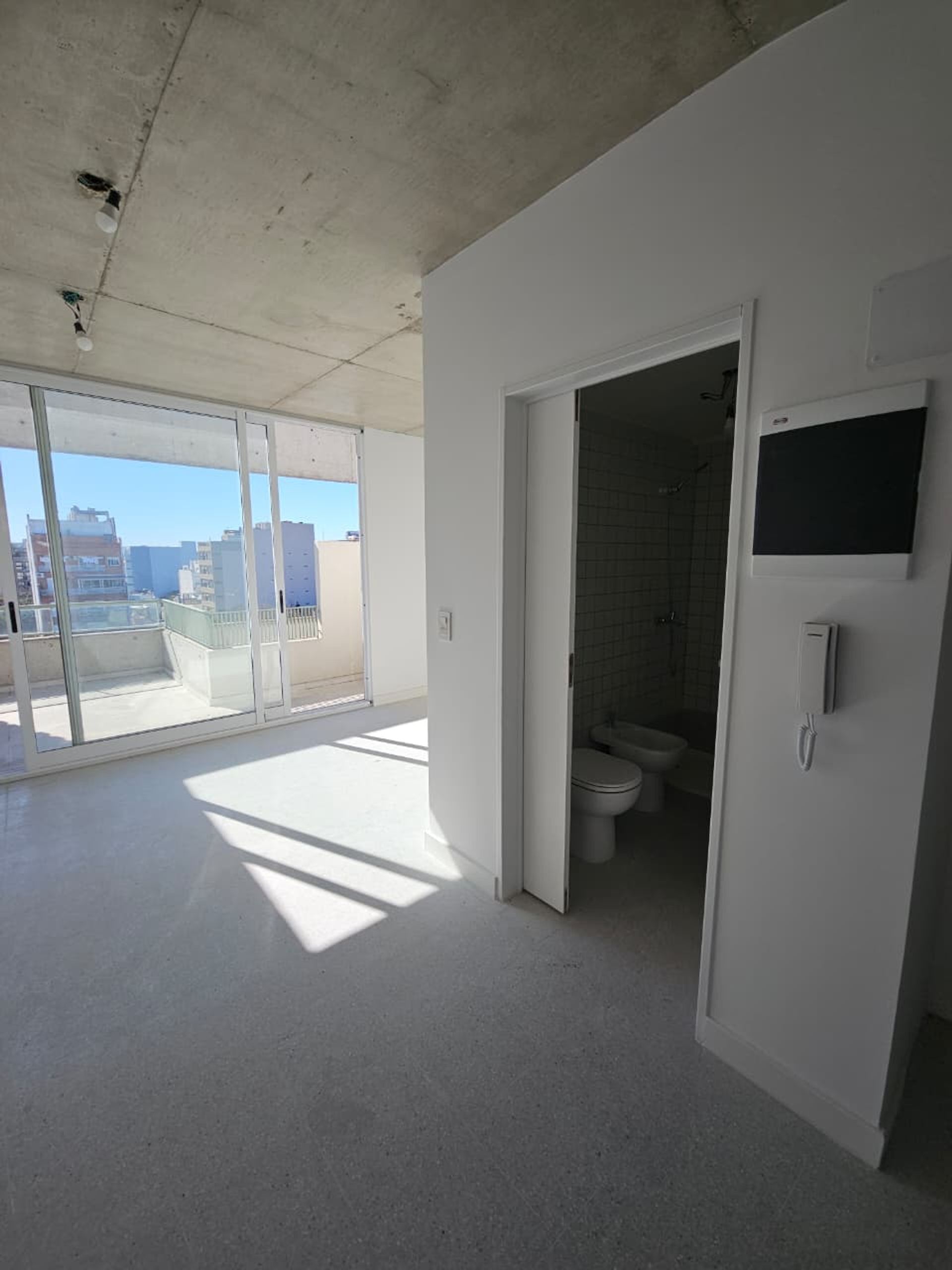 Foto 12 — Venta Monoambiente en L con amplio Balcón P. Chas