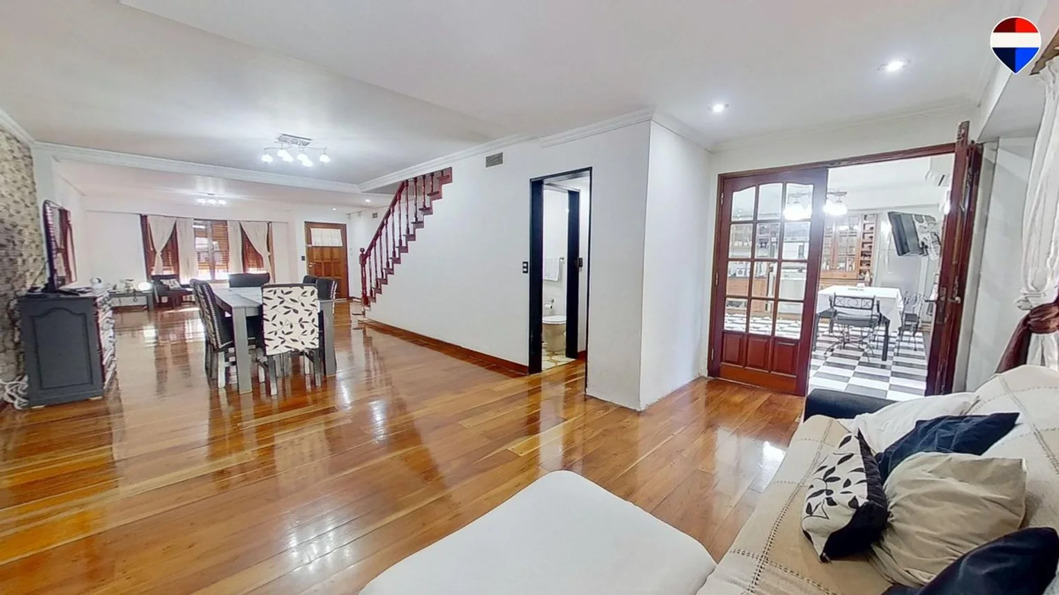 Ramos mejia venta casa 6 amb pileta exc estado, foto 4