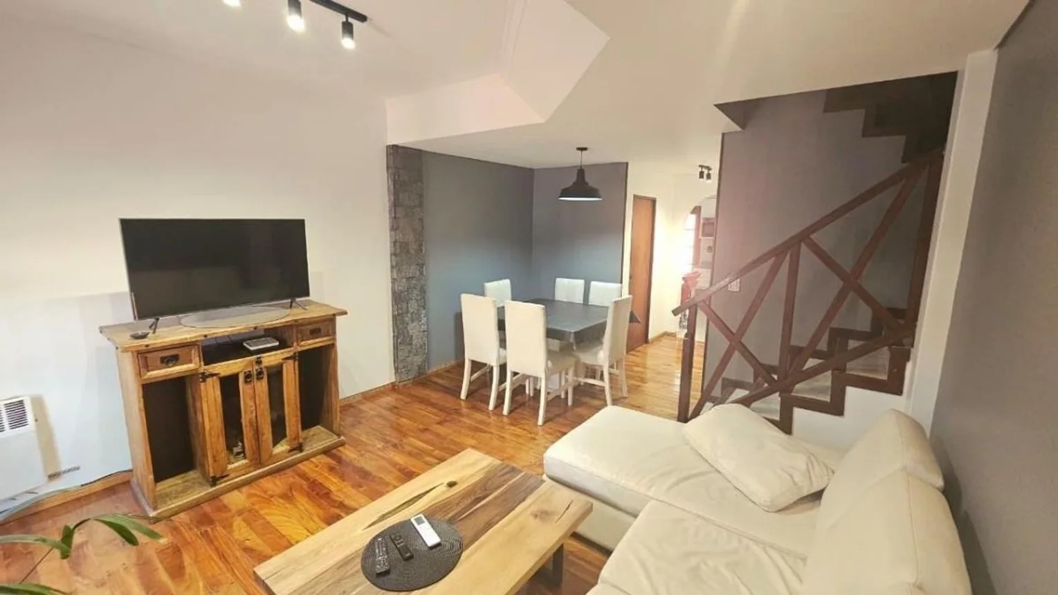 Casa tríplex de 4 ambientes en venta en Villa Sarmiento, Marcos Paz 700