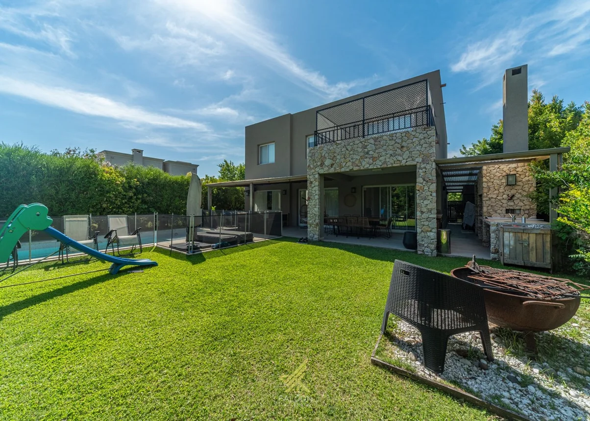 Casa dúplex de 5 ambientes en venta en Nordelta, Sarmiento 3800, foto 3