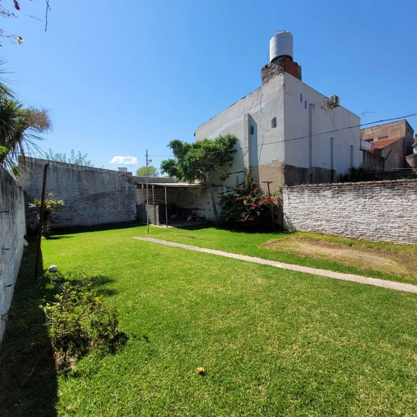 Casa de 3 ambientes en venta en Monte Chingolo, Manuel Blanco Encalada 3500