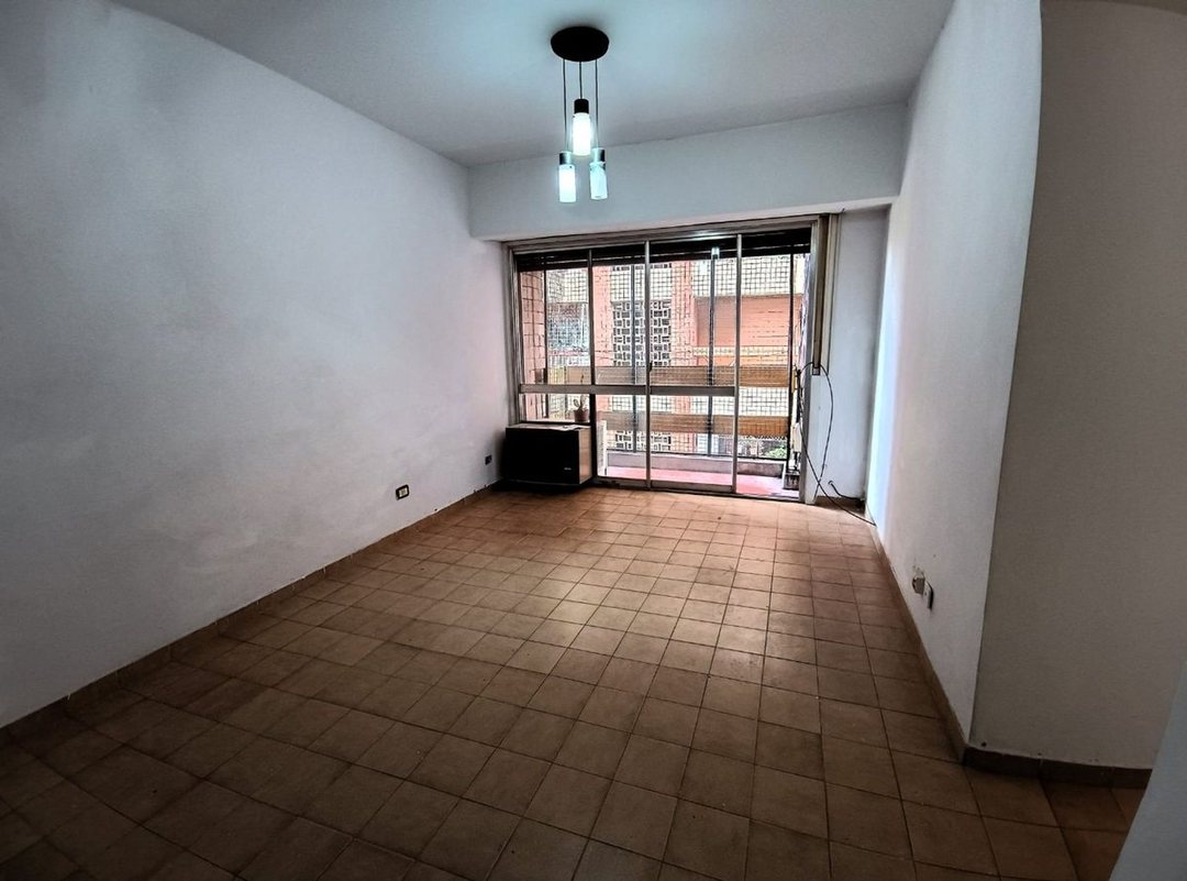 Departamento 3 ambientes con balcon en Coghlan