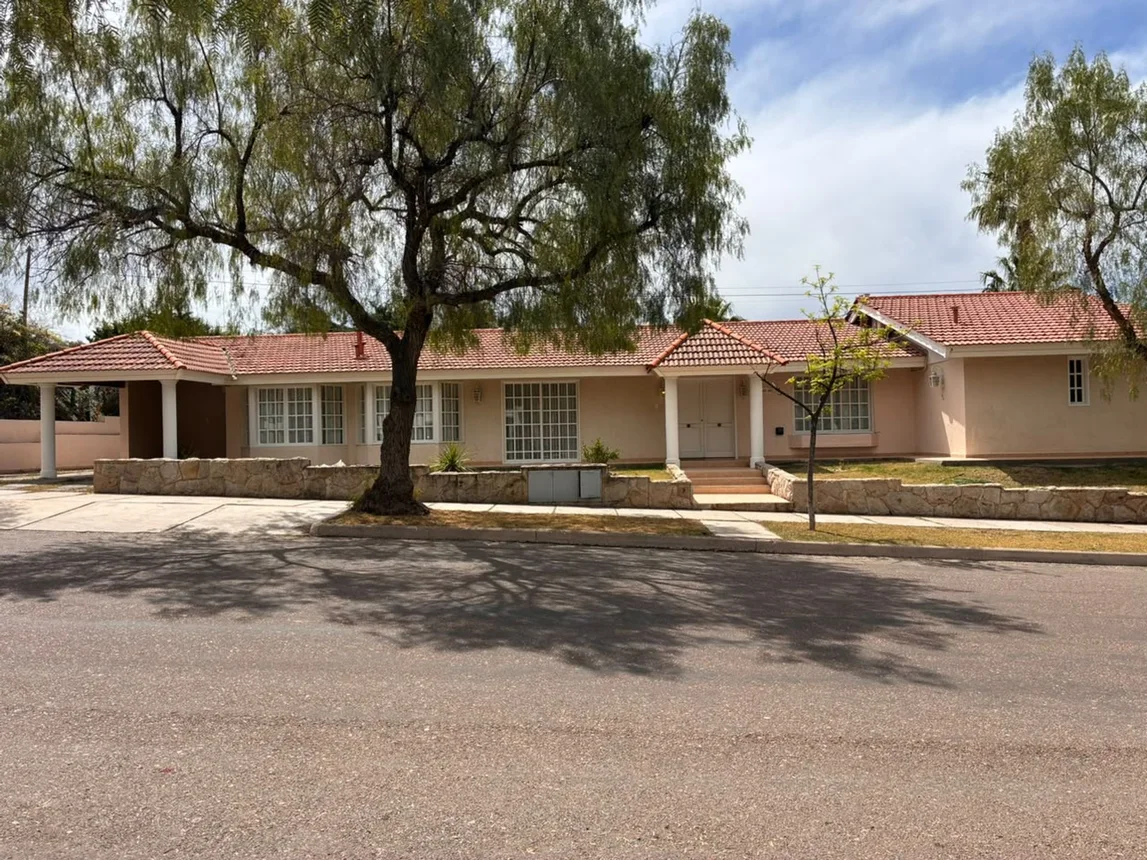 Casa de 8 ambientes en alquiler en Mendoza, Cerro Risco Plateado 0