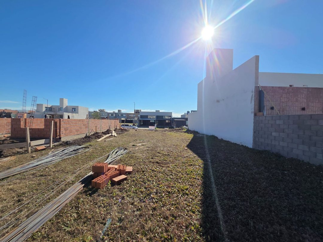 LOTE EN DOCTA BOULEVARD ZONA SUPER CONSOLIDADA