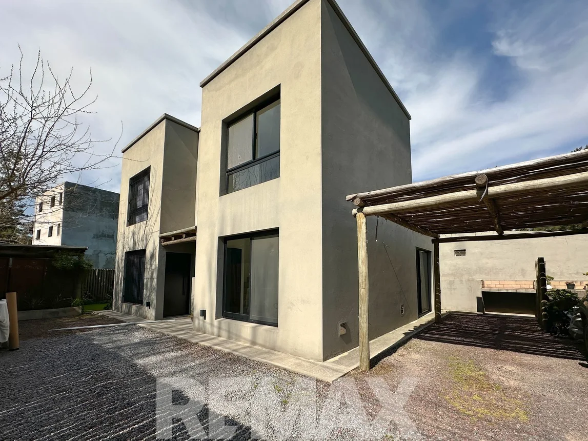 Dúplex en venta en Pilar