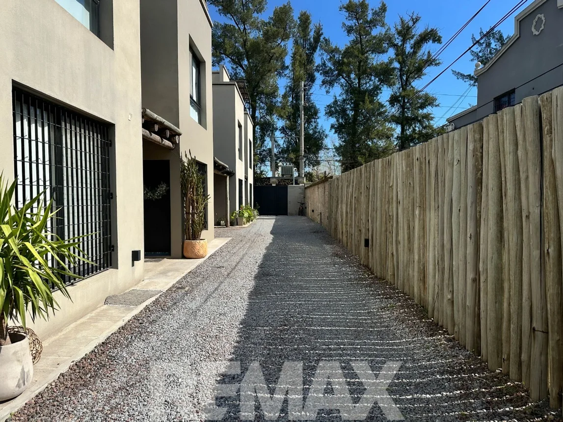 Dúplex en venta en Pilar, foto 2