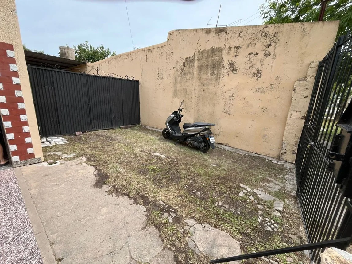 Casa de 3 ambientes en venta en Lanús Oeste, Yerbal 5000, foto 3