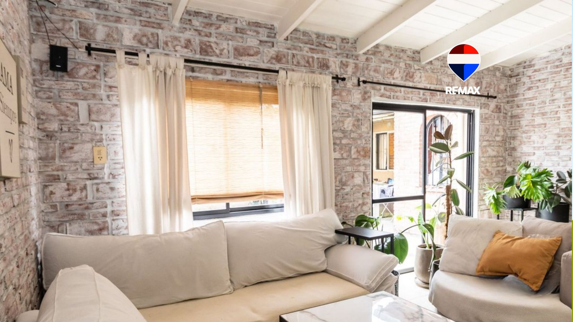 VENTA CASA 4 DORM BARRIO SAN CARLOS ZONA SUR - foto 1