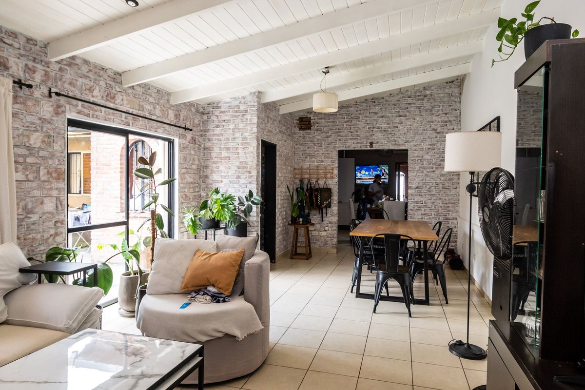 VENTA CASA 4 DORM BARRIO SAN CARLOS ZONA SUR - foto 6