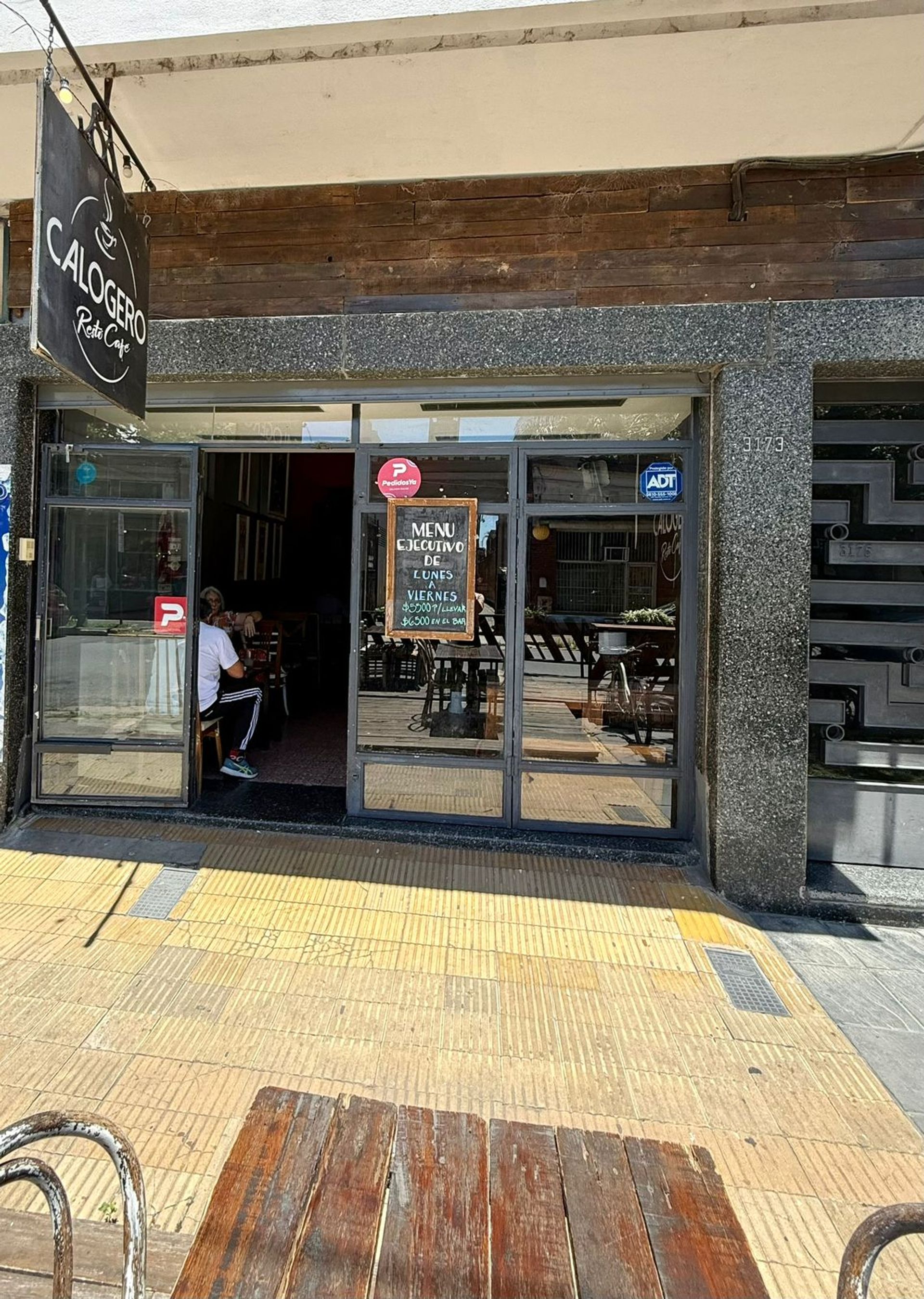 Se vende local comercial en barrio constituyentes