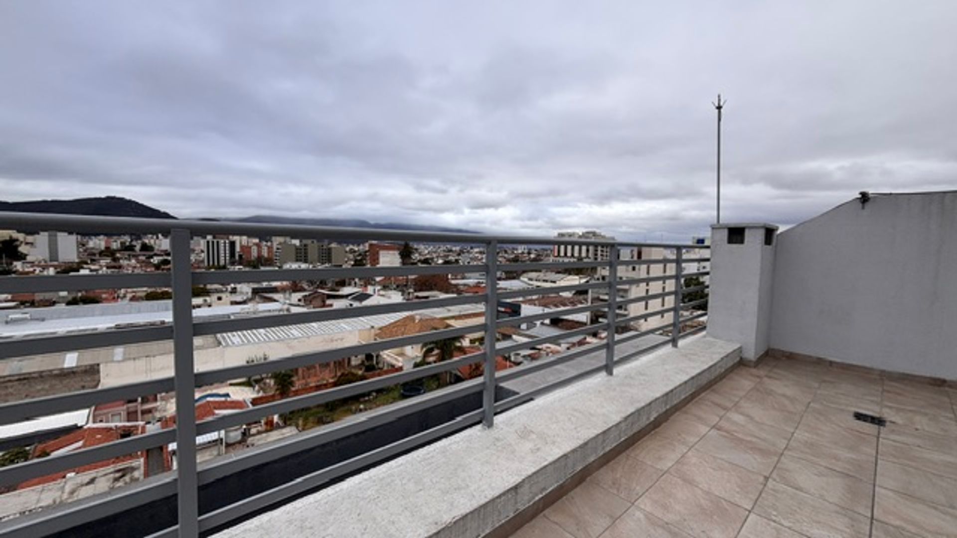 MONOAMBIENTE/ OFICINA VENTA C/COCHERA MAIPU AL 100 - foto 12