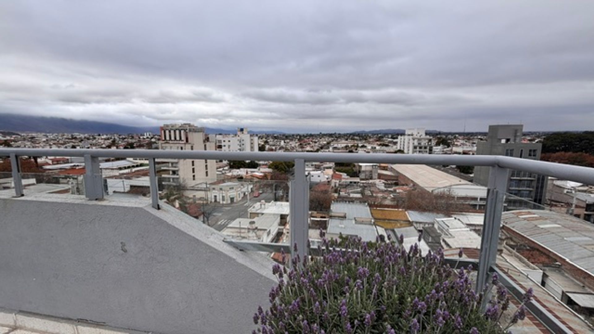 MONOAMBIENTE/ OFICINA VENTA C/COCHERA MAIPU AL 100 - foto 11