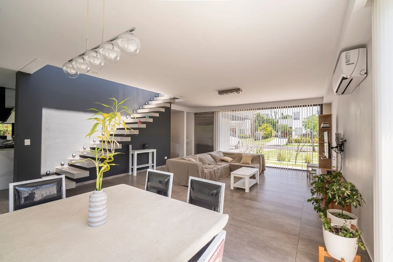 Casa en venta en Quilmes, foto 3