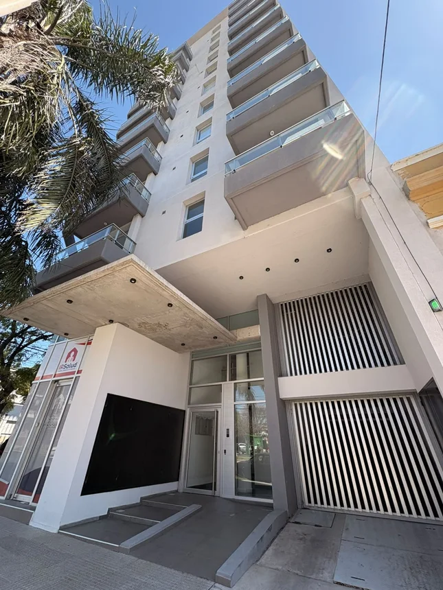 Departamento de 2 ambientes en venta en Paraná, San Juan 700