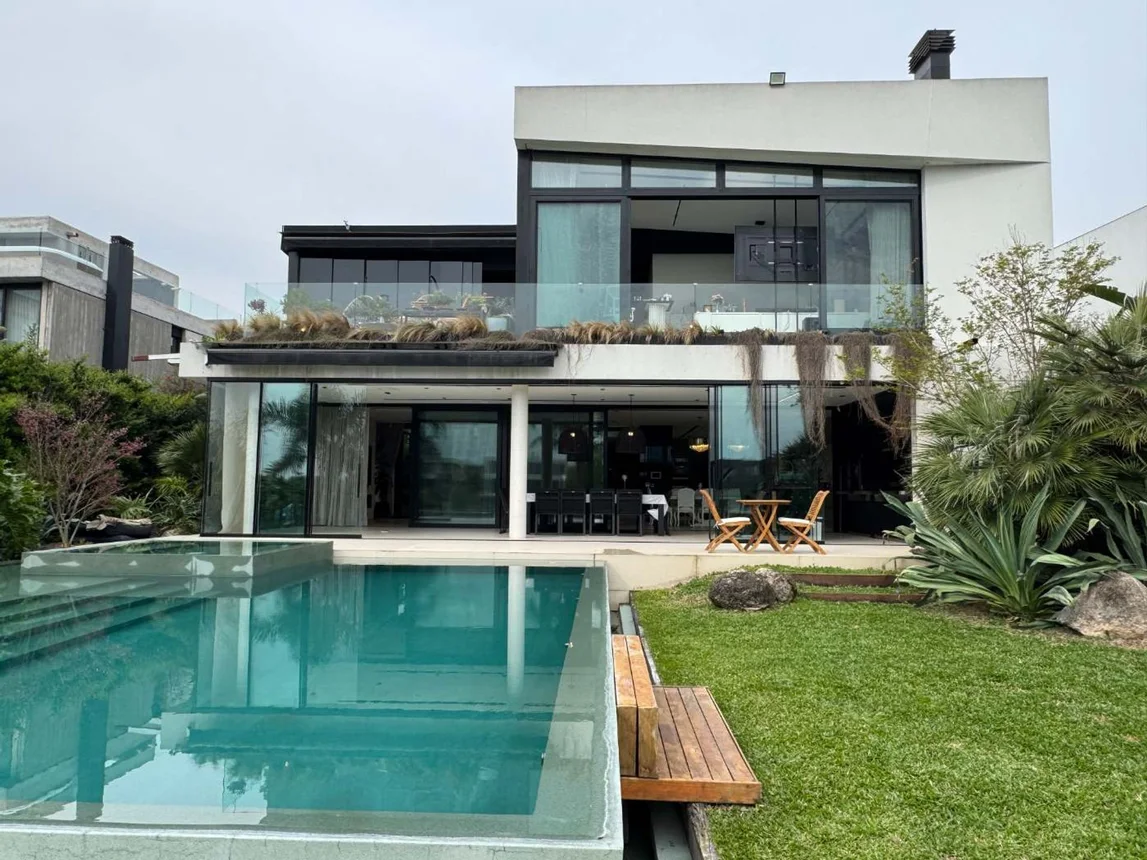 Casa de 7 ambientes en venta en Nordelta, Avenida del Golf 3400, foto 3