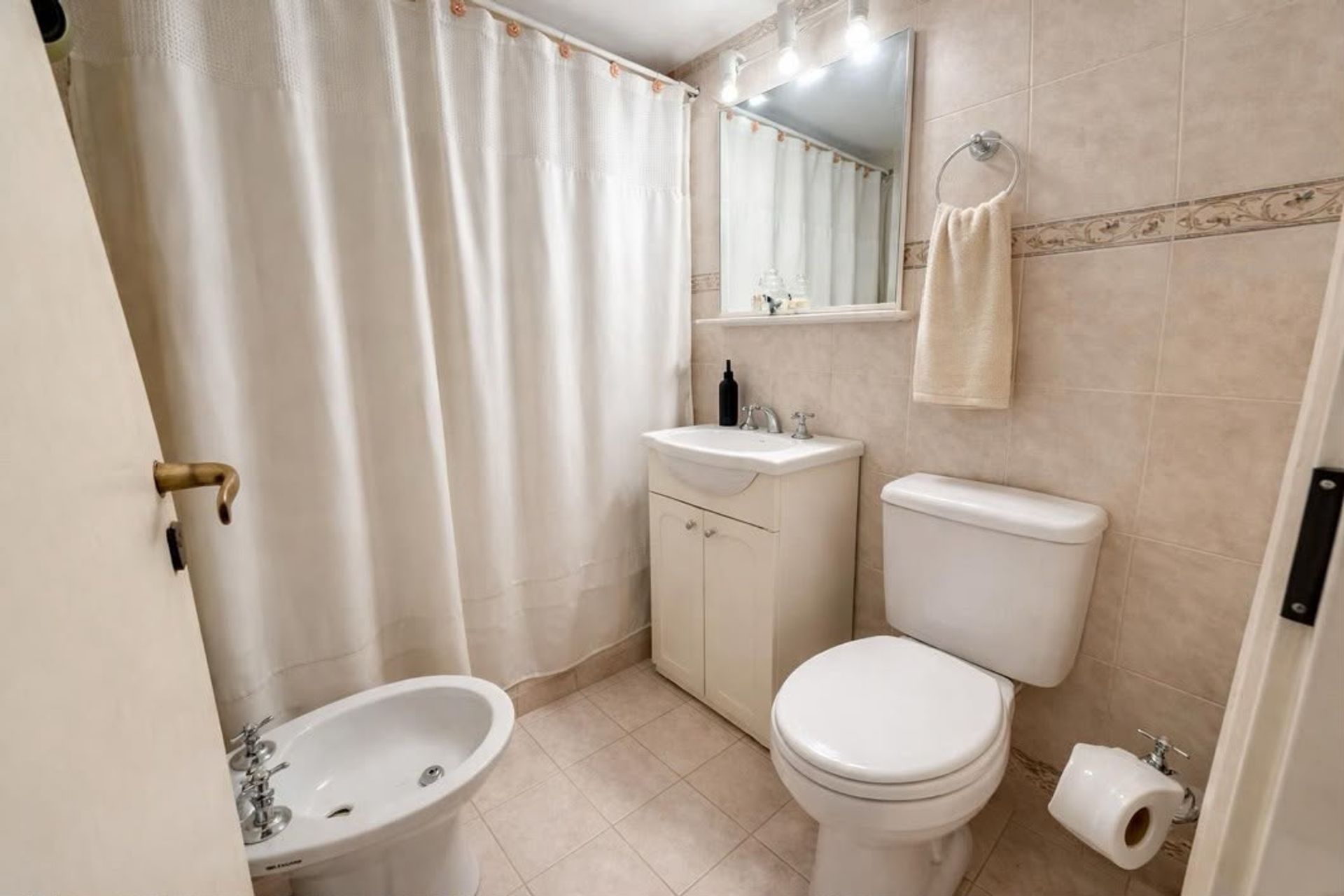 Foto 15 — VENTA CASA 4 AMB JARDÍN QUINCHO COCHERA QUILMES