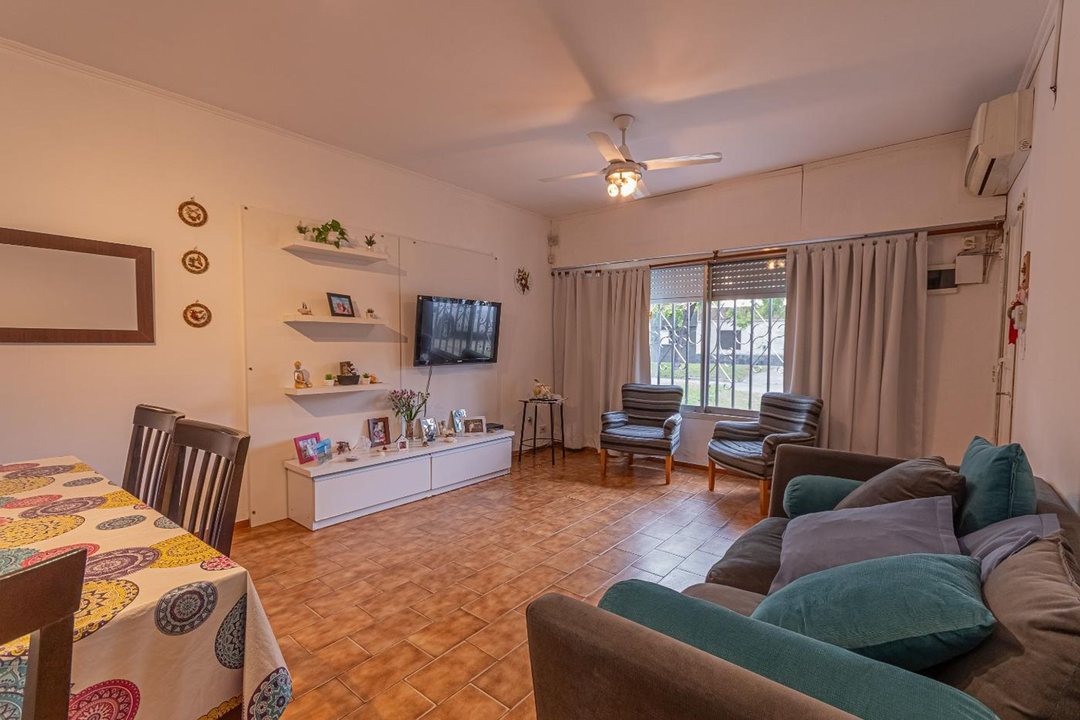 Venta casa 3 dorm. Patio y pileta. Impecable