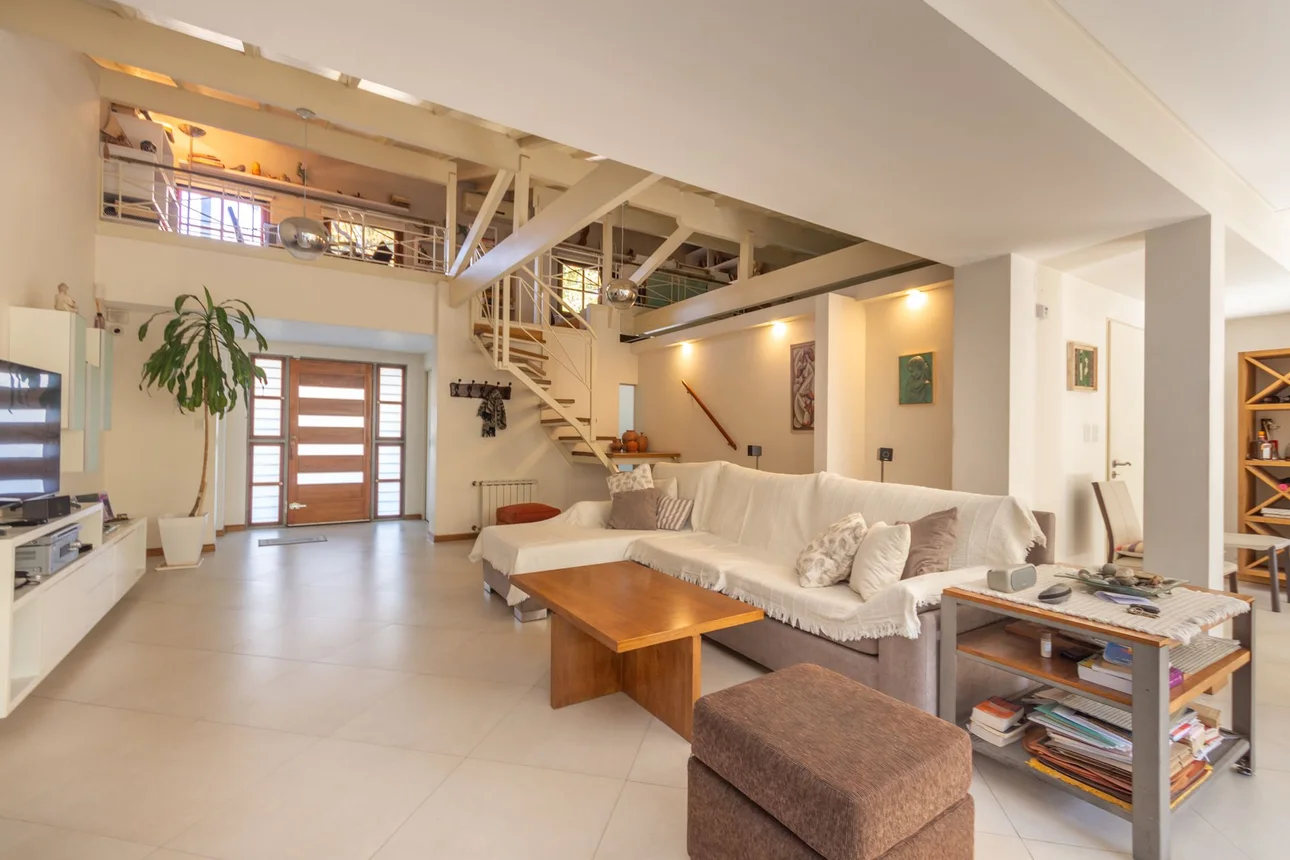 Casa dúplex de 4 ambientes en venta en Villa del Parque, Ricardo Gutiérrez 2400