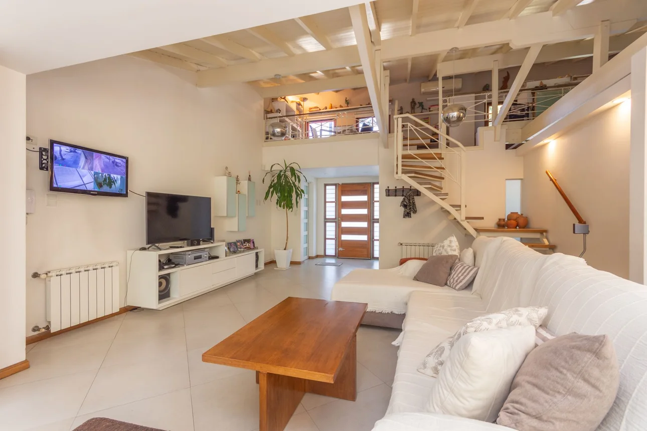 Casa dúplex de 4 ambientes en venta en Villa del Parque, Ricardo Gutiérrez 2400, foto 3
