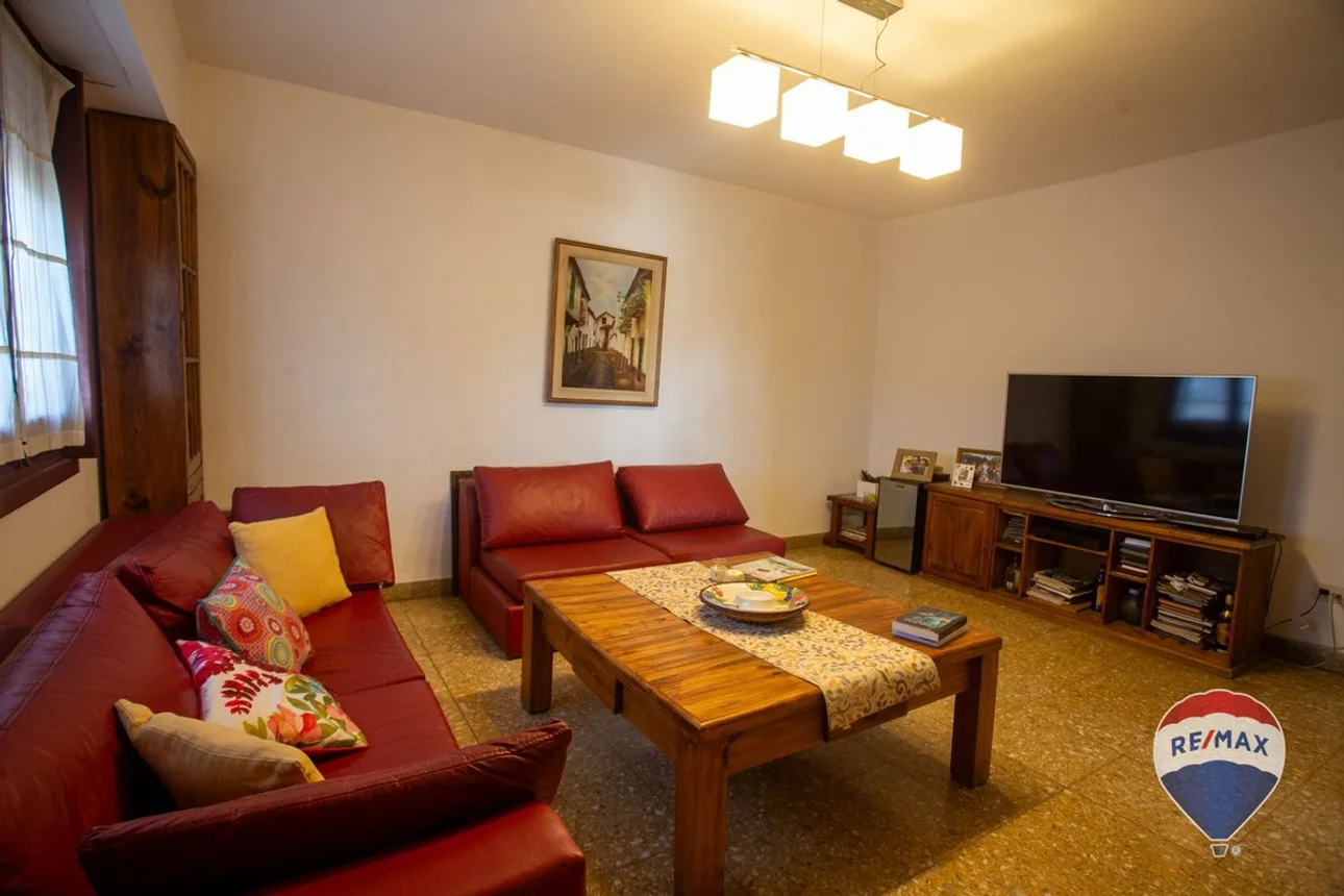 Casa en venta en Castelar, foto 3