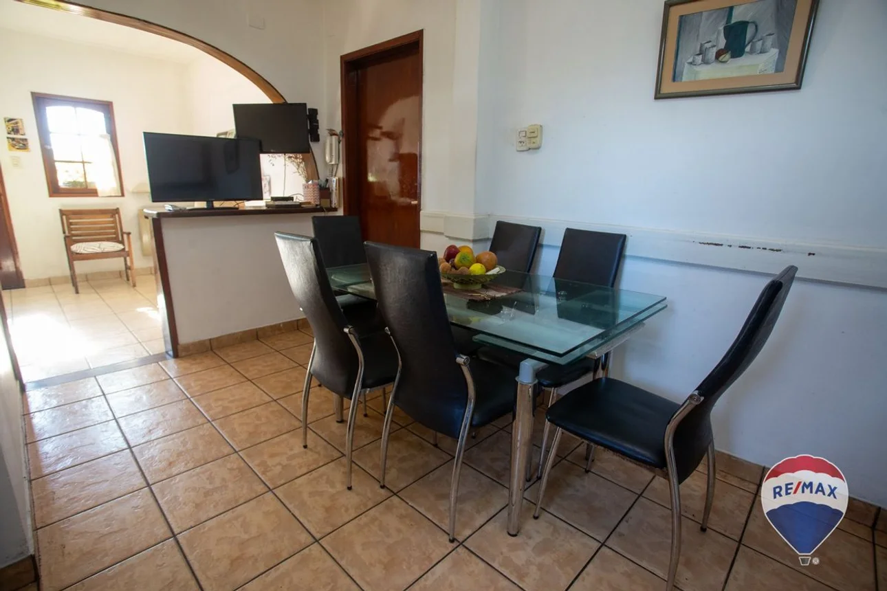 Casa en venta en Castelar, foto 2