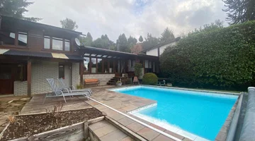 Casa con pileta en alquiler