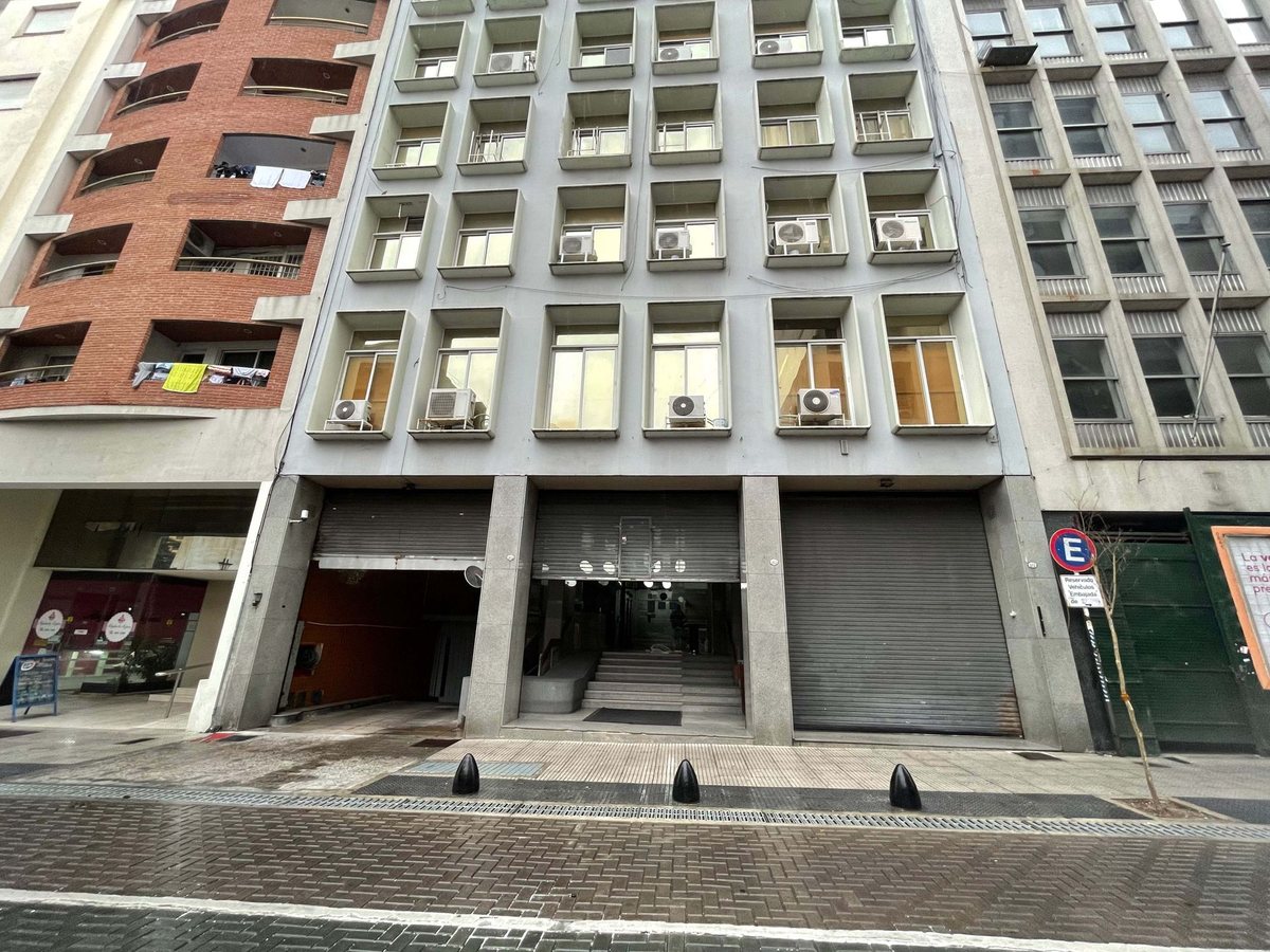 Foto 9 — Oficina a la Venta en Monserrat