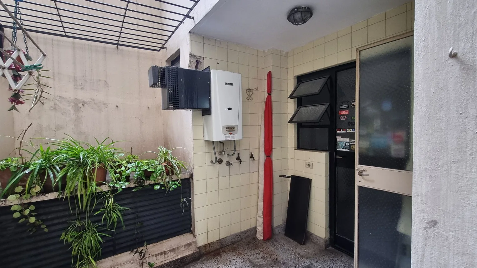 Venta depto 3 amb frente c/dependencia y cochera, foto 1