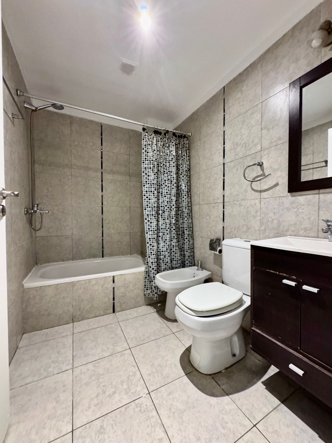 Monoambiente con balcón y amenities - Balvanera