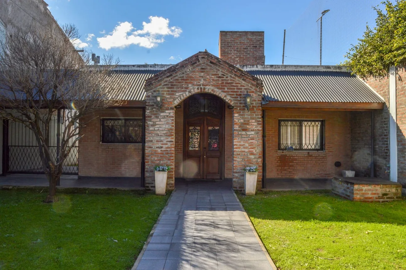 Casa en venta en Adrogué, foto 2