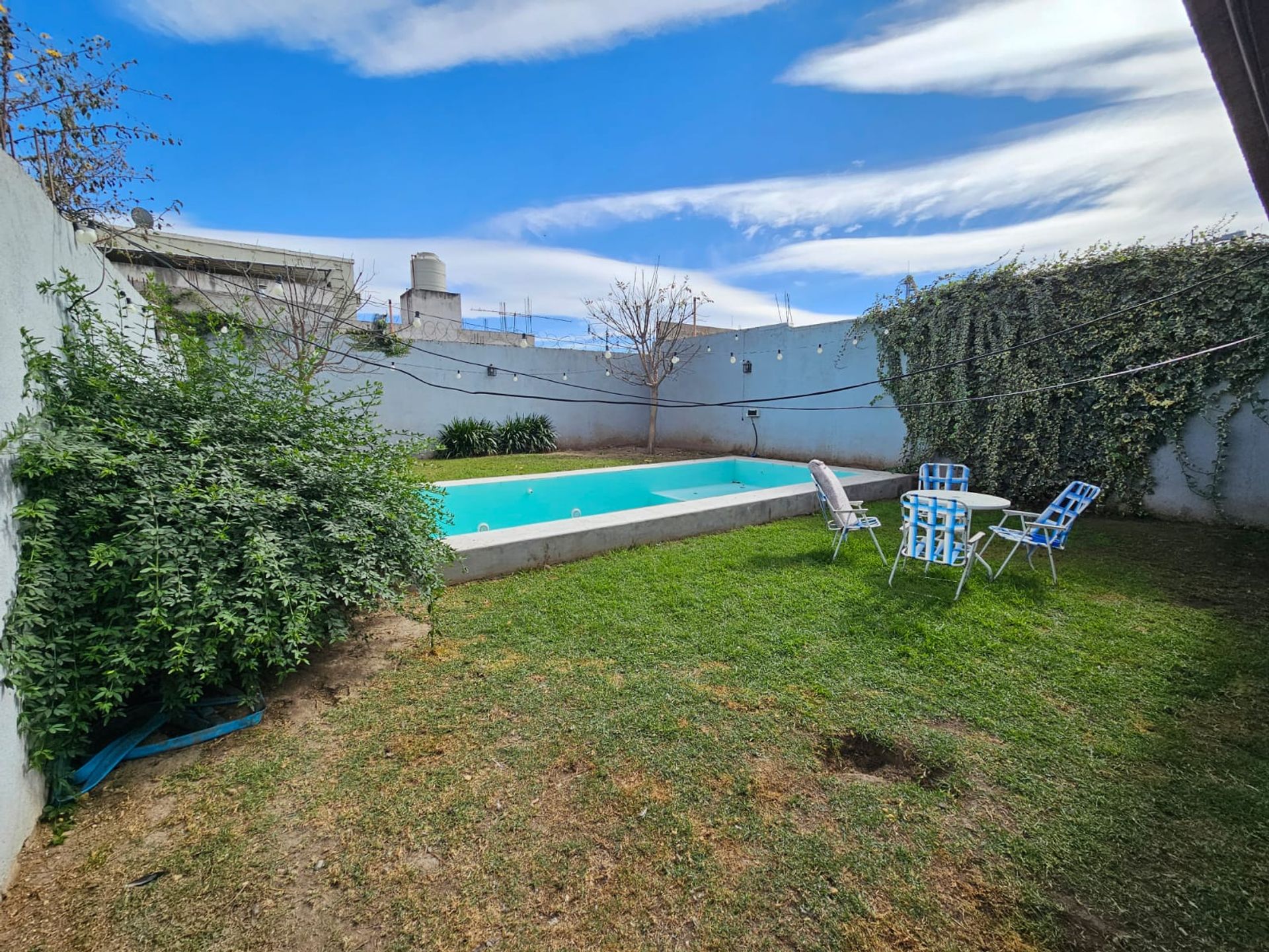 CASA CON PILETA VENTA 2 DORMITORIOS ZONA SUR - foto 2