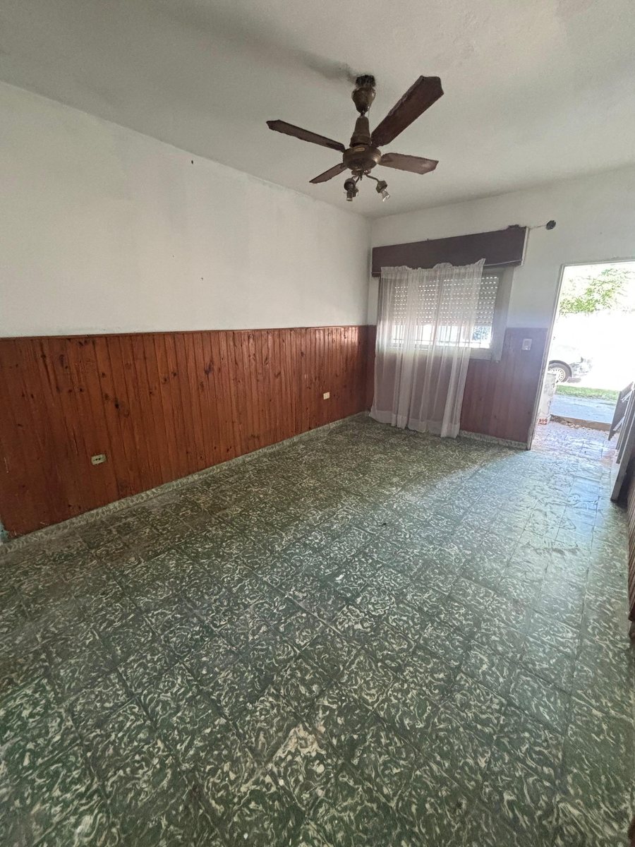 Foto 5 — CASA EN VENTA EN PERGAMINO A REFACCIONAR CON PATIO