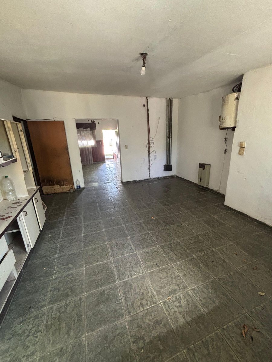 Foto 6 — CASA EN VENTA EN PERGAMINO A REFACCIONAR CON PATIO