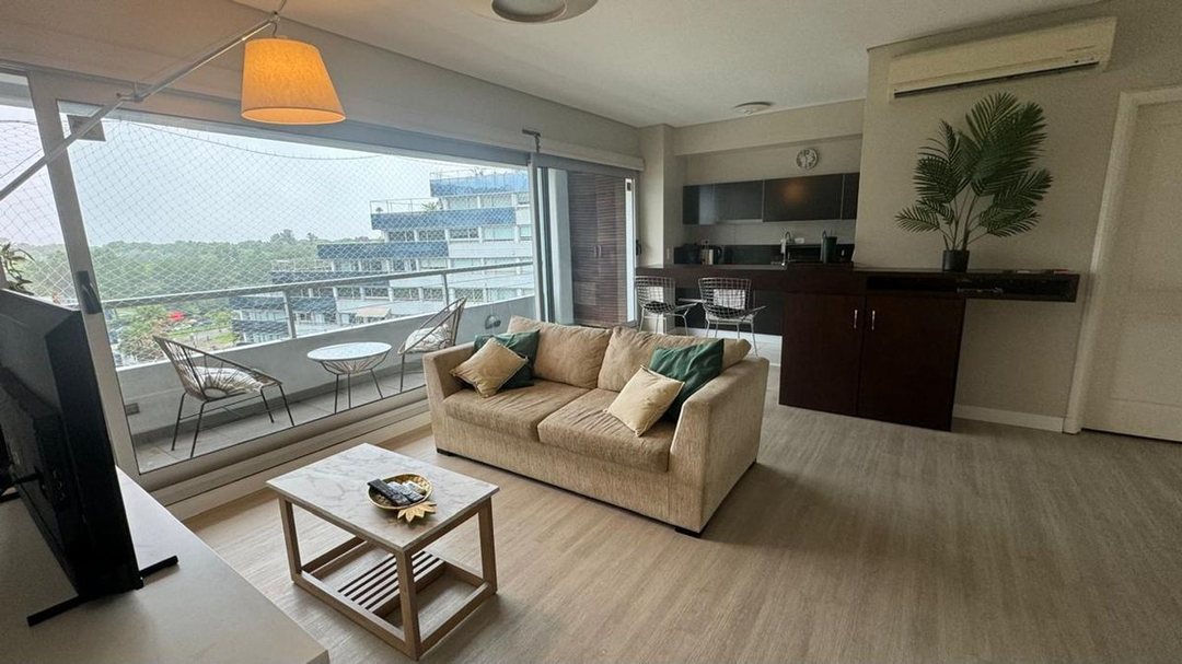 Home 2 5a1987ef e276 4c59 8d88 ab78464f49c8