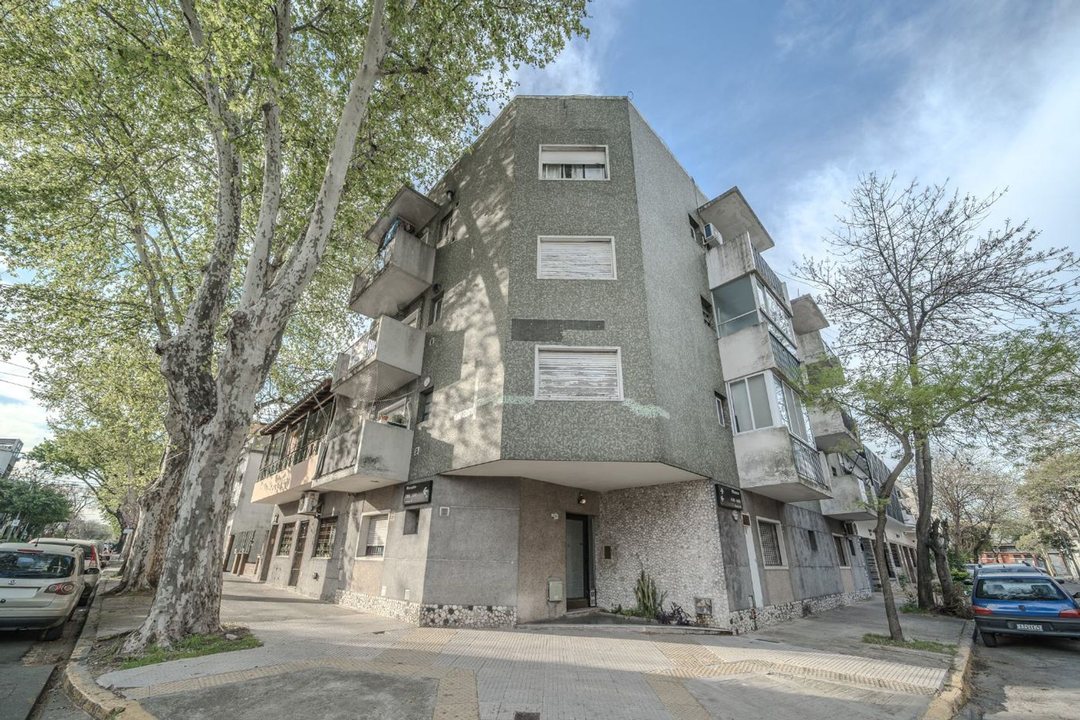 VENTA DPTO 2 AMB CON BALCON FORESTA -OPORTUNIDAD-