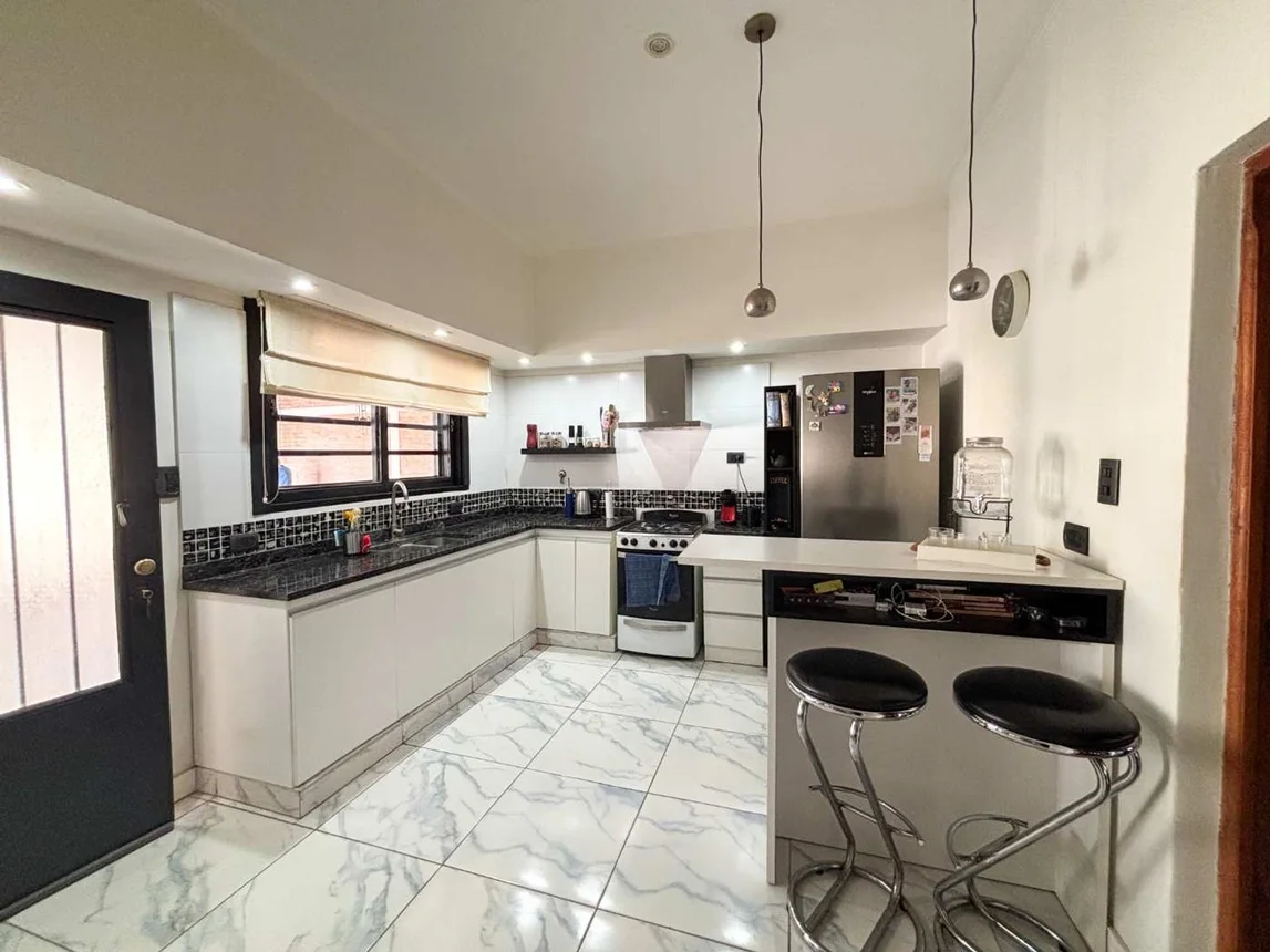 Casa en venta en La Plata, foto 3