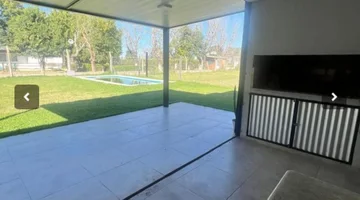 VENTA CASA 2 DORM. CON PILETA Y QUINCHO, IBARLUCEA